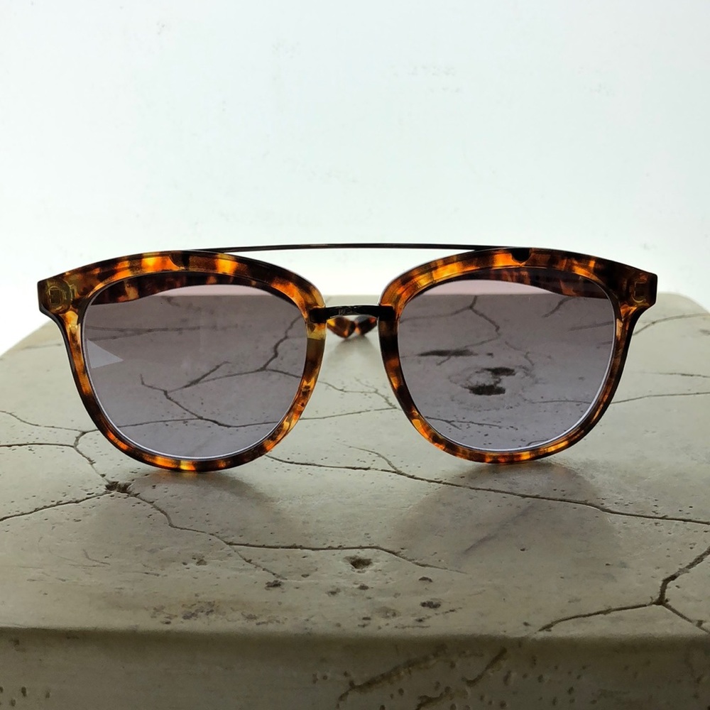 Oleg Cassini Round Tortoise Shell Cat Eye Frame T… - image 2
